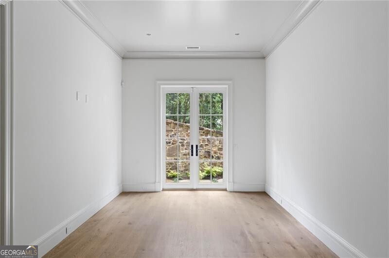Tuxedo Park - Residential