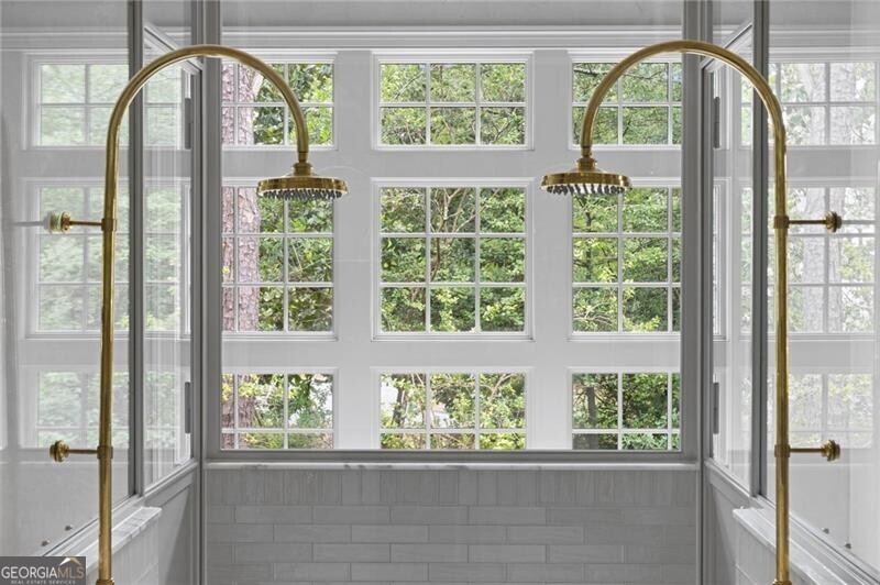Tuxedo Park - Residential