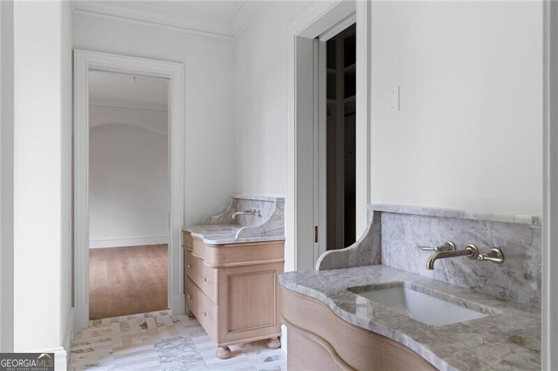Tuxedo Park - Residential