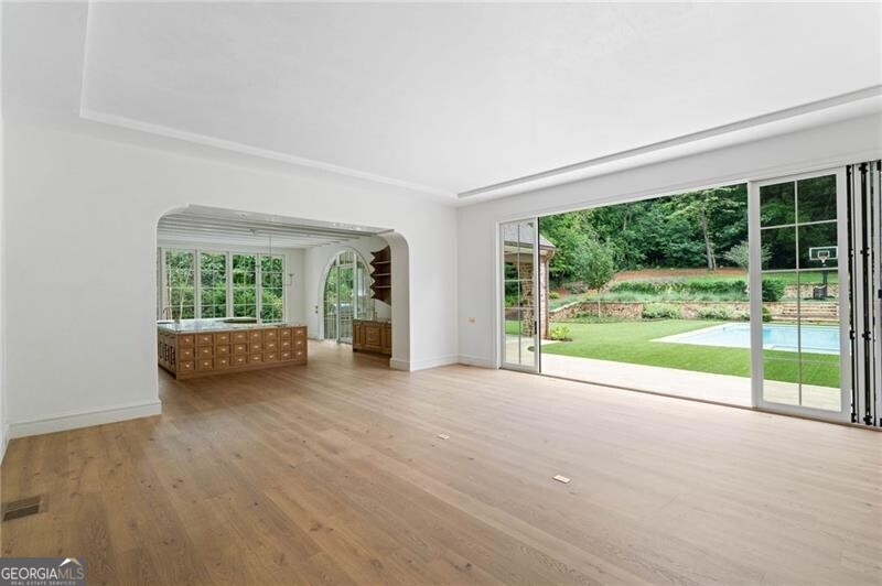 Tuxedo Park - Residential