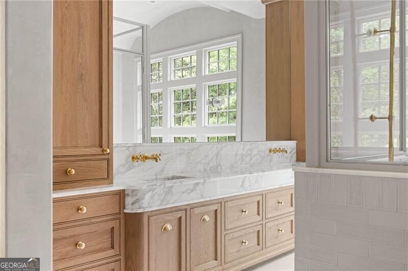 Tuxedo Park - Residential