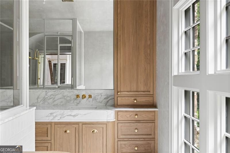 Tuxedo Park - Residential