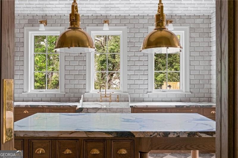 Tuxedo Park - Residential