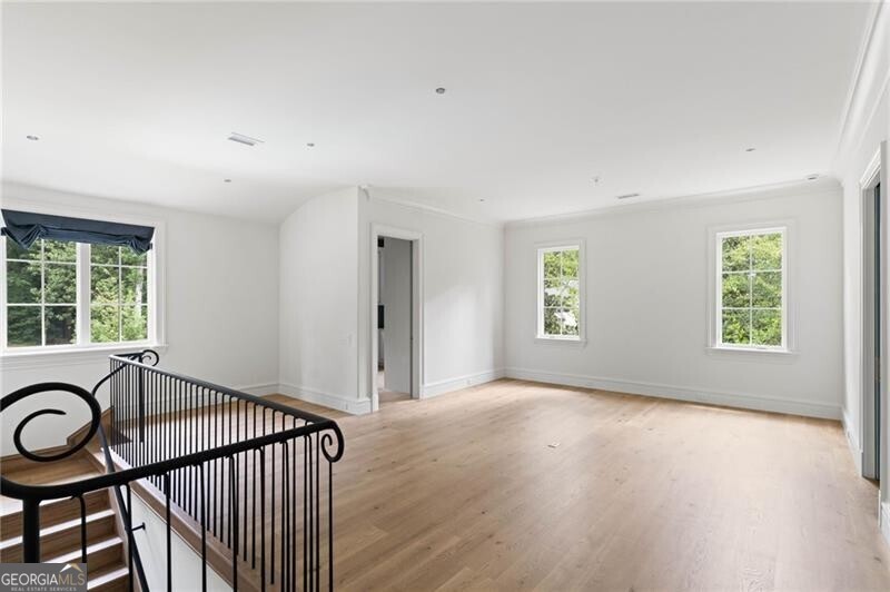 Tuxedo Park - Residential