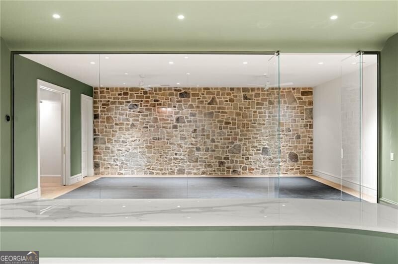 Tuxedo Park - Residential