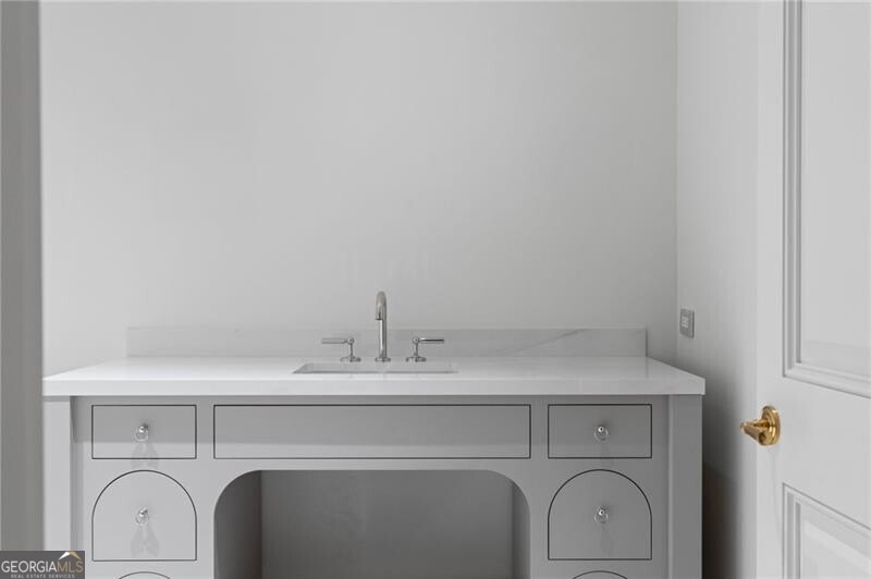 Tuxedo Park - Residential