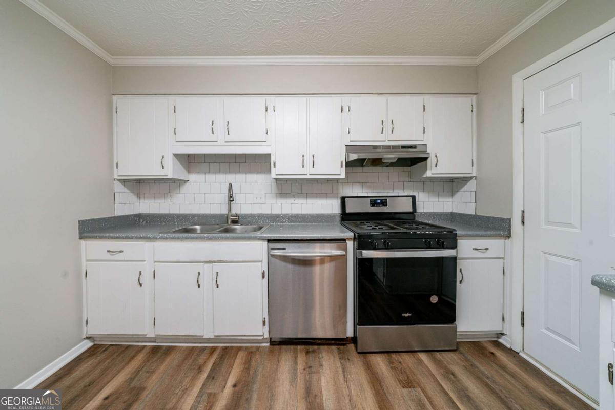 744 Brittany CT