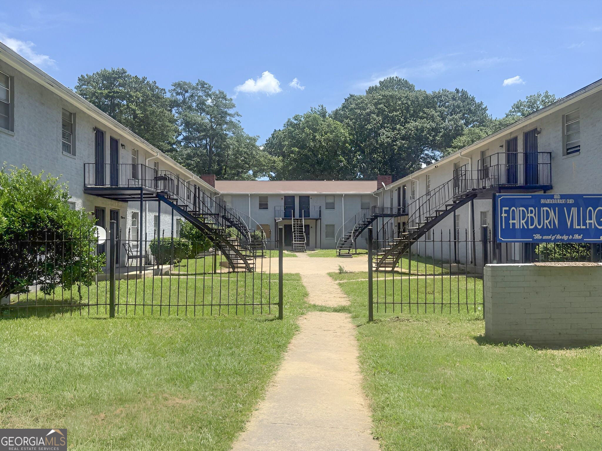 38 Fairburn RD SW