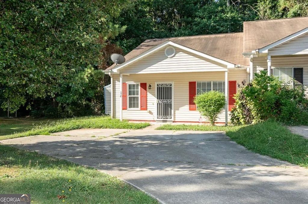 Photo of 738 Boston Commons, College Park, GA 30349 (MLS # 10762268)