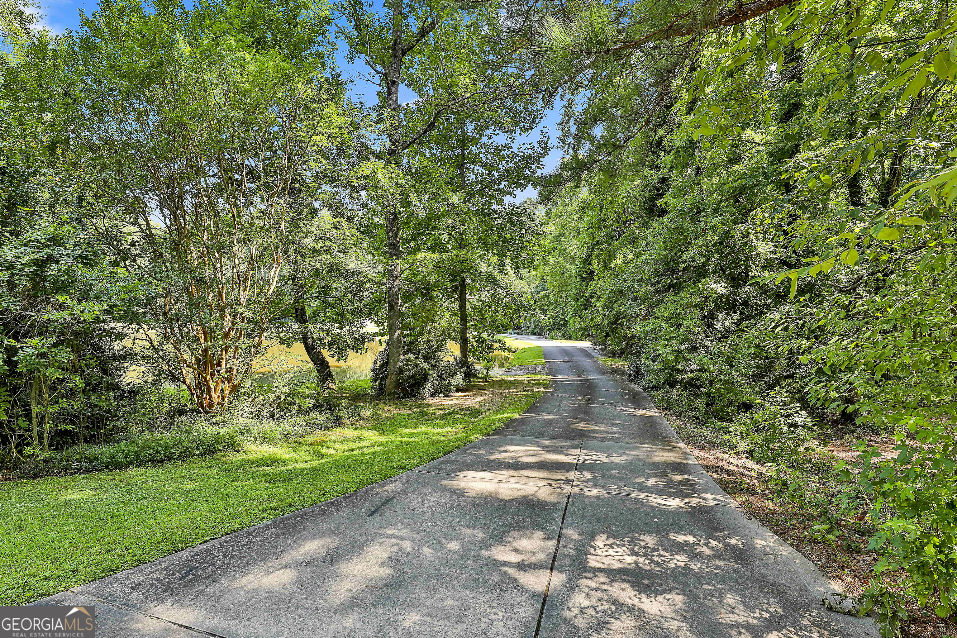 175 Farm LN