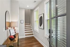 1280 Longreen TER NW