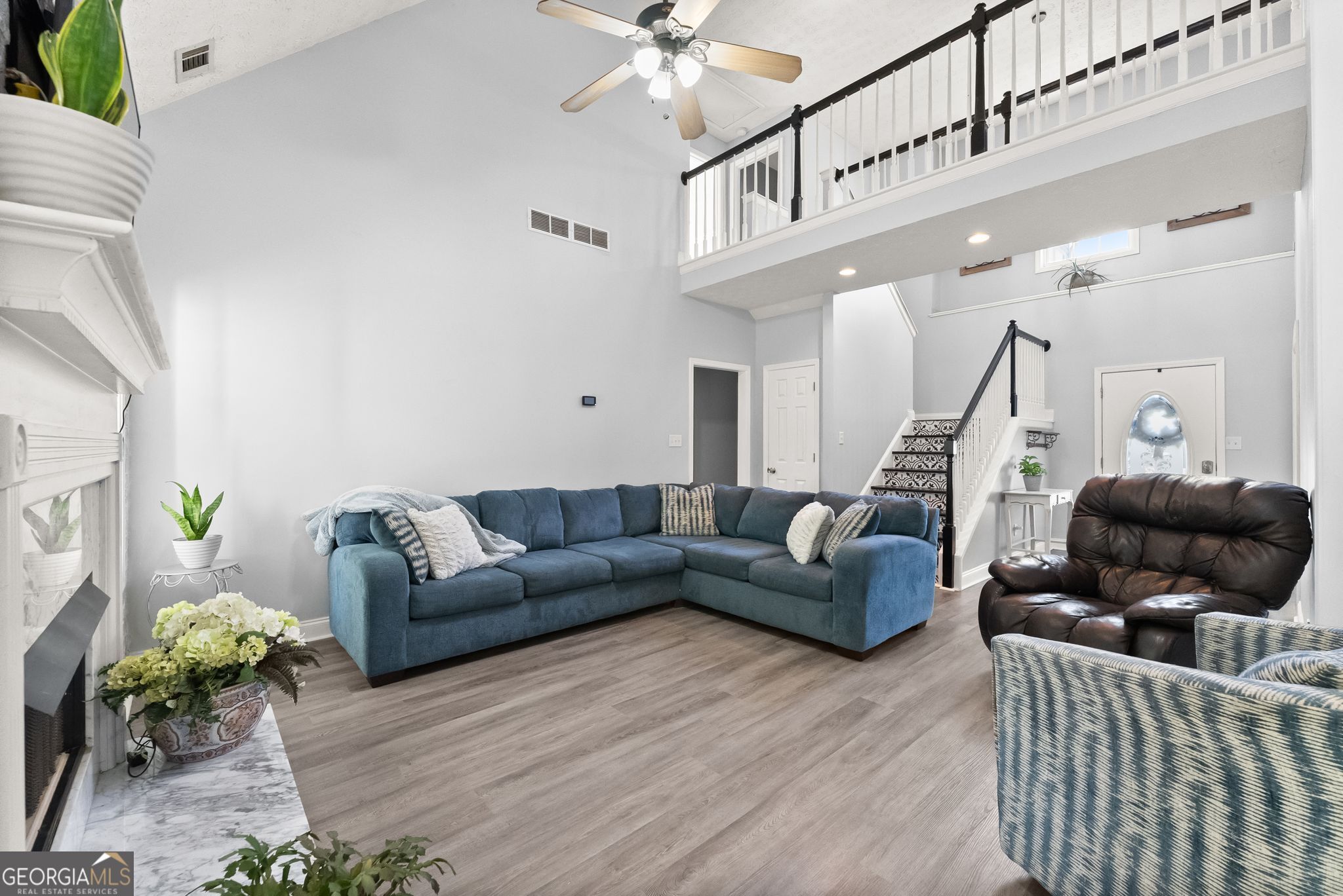 4523 Lafayette LN