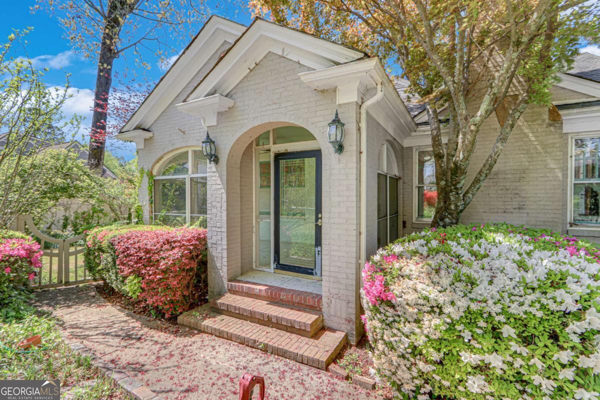 1631 Riverside DR