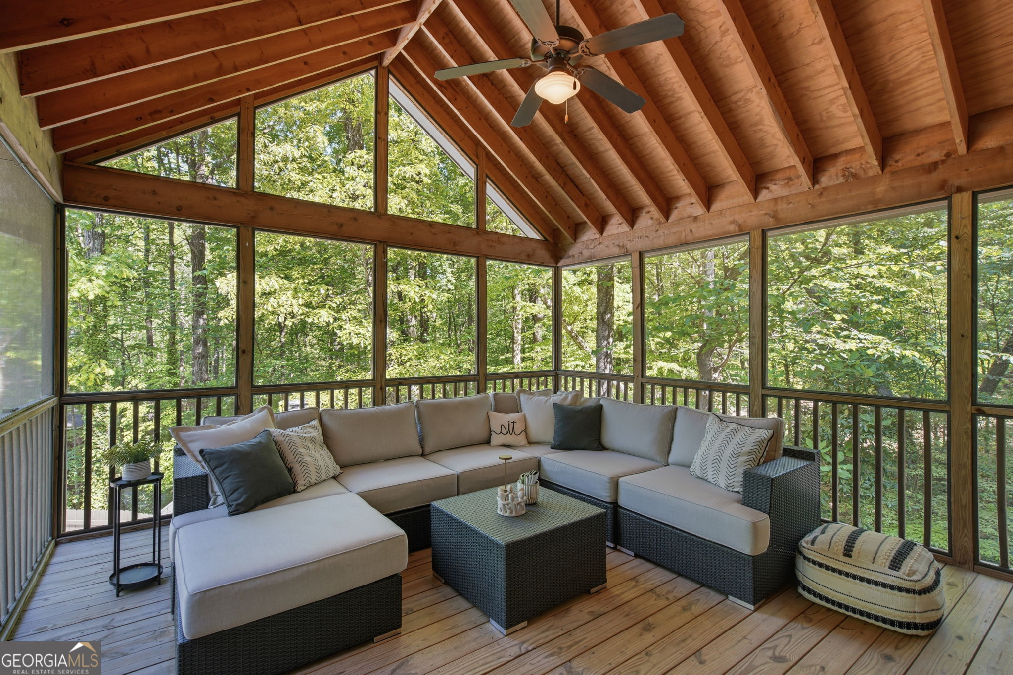 1075 Pine Grove Pointe DR