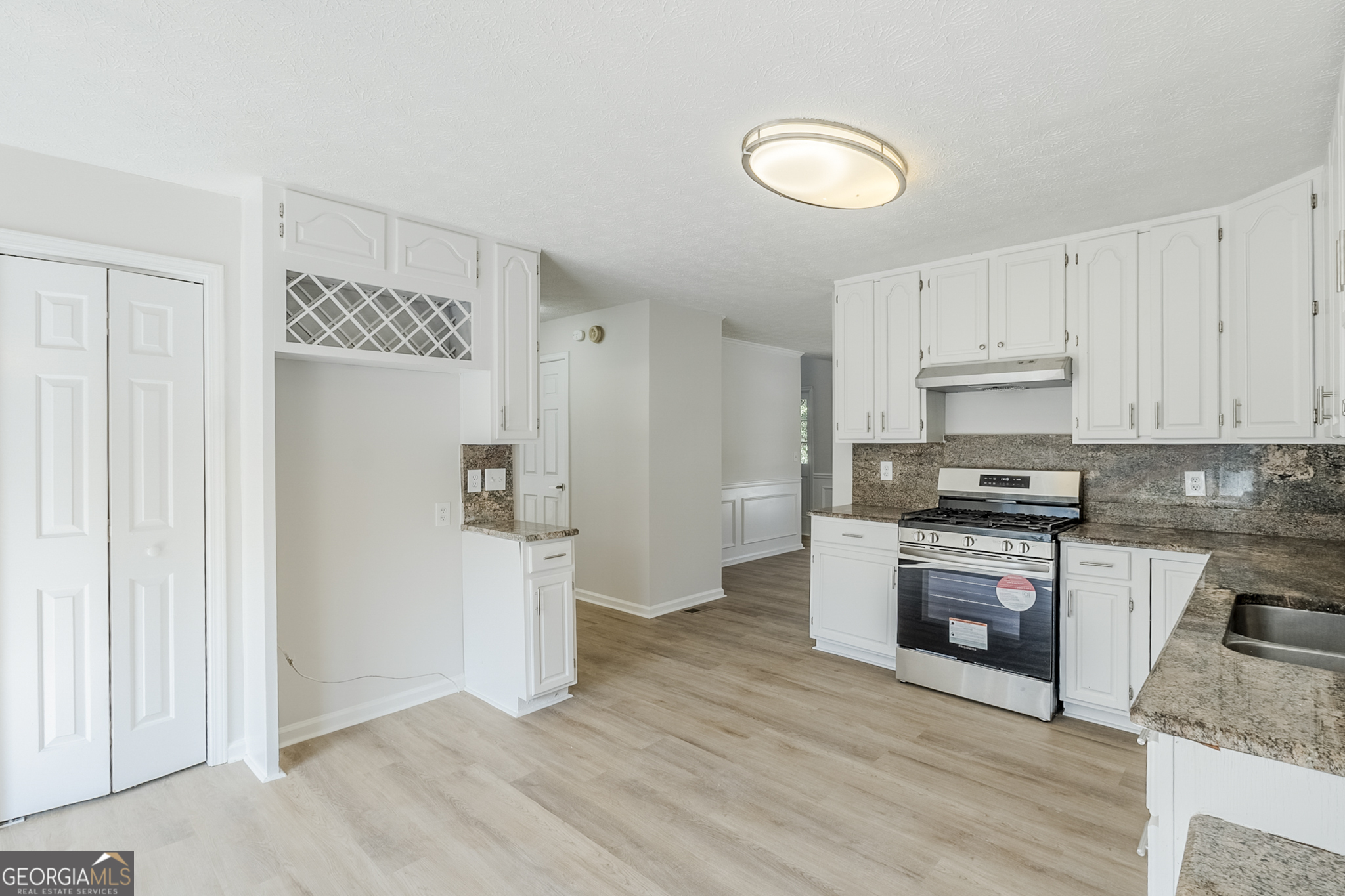5696 Glandor DR SE
