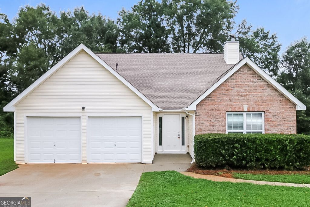 Photo of 206 Nadia Court, Locust Grove, GA 30248 (MLS # 10758837)