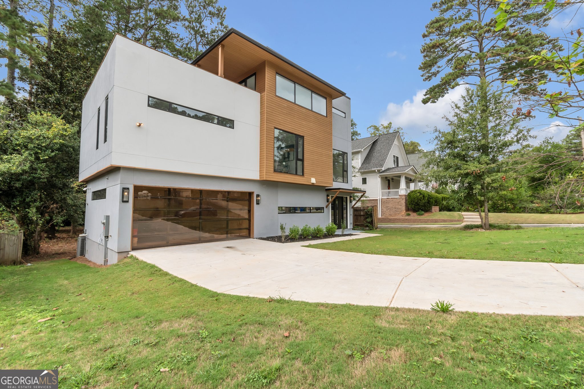 1653 Wayland CIR NE