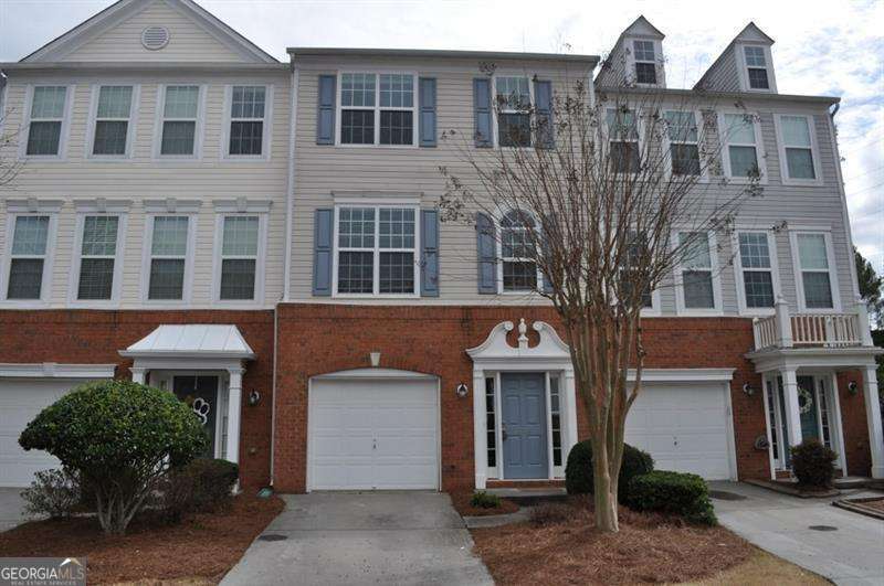 Gorgeous townhome in meticulous condition neutral paint, granite counter tops, tiles, and refrigerator. 3 bedroom, 2 full baths, and 2 1/2 baths and a nice deck. 9ft Ceilings, Open Floor plan, Fireplace, awesome "split master" floor plan offers spacious rooms with bedroom & bath on lower level. Phenomenal location close to GA 400, Windward, Avalon, Halycyon, restaurants & more!