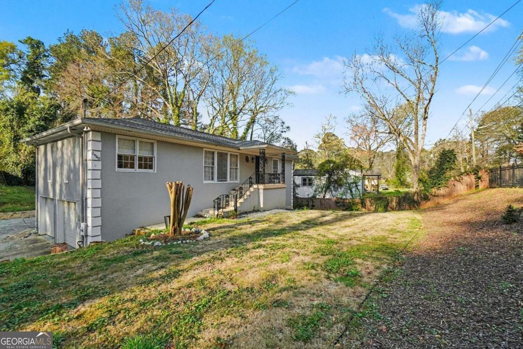 Photo of 2940 Benjamin E Mays Drive SW, Atlanta, GA 30311 (MLS # 10716996)