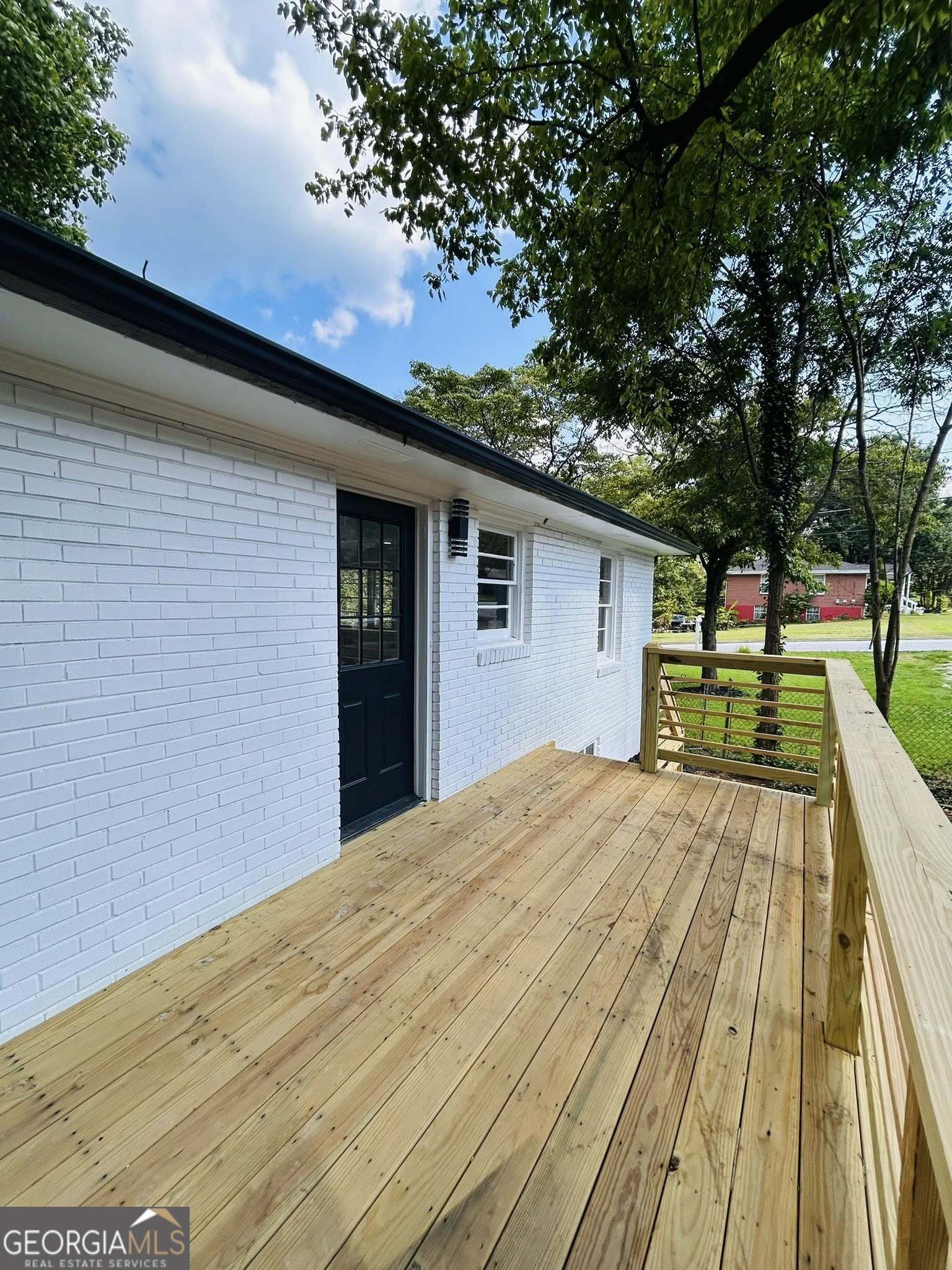 661 Kennesaw DR SE