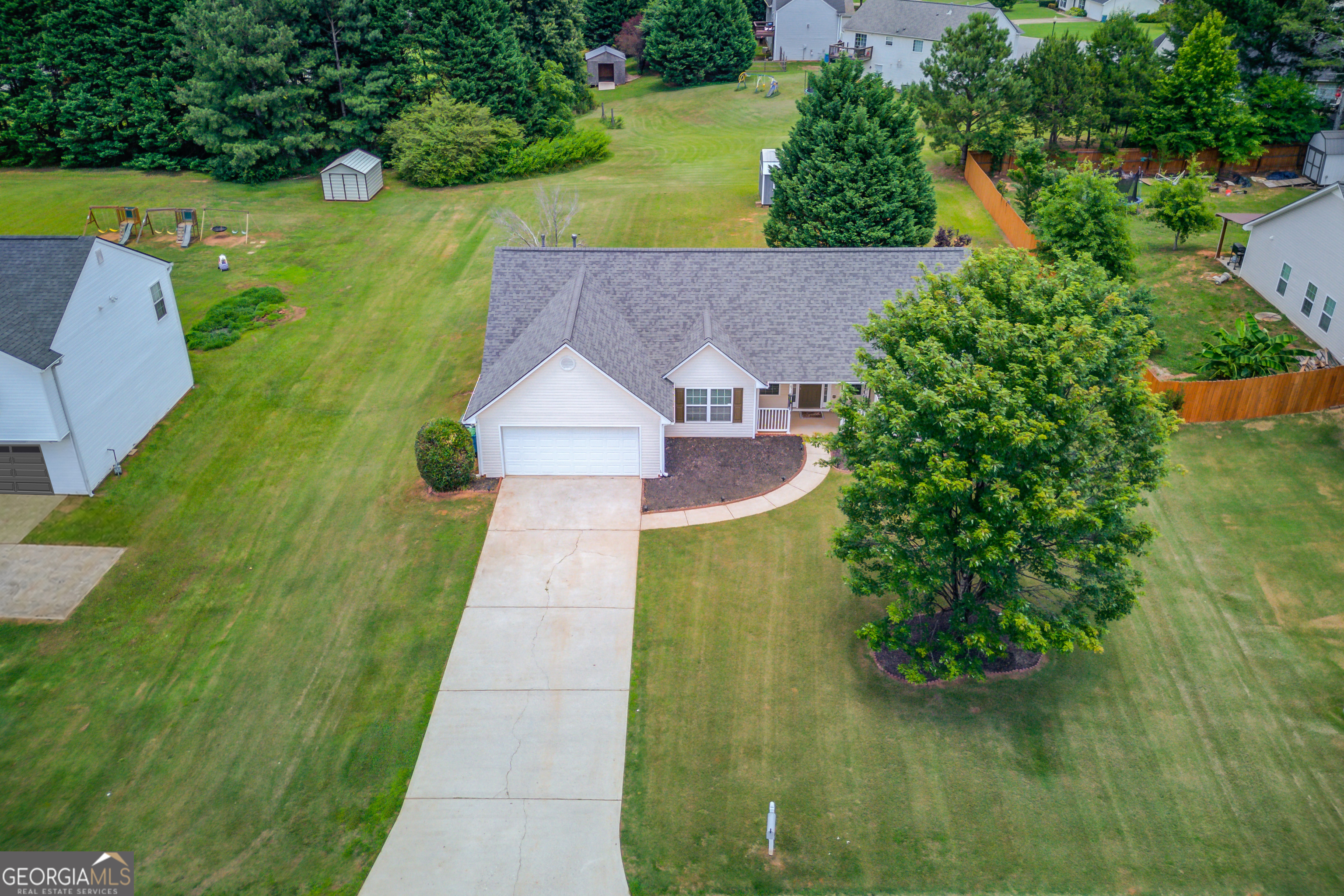 1092 Ridgeway RD