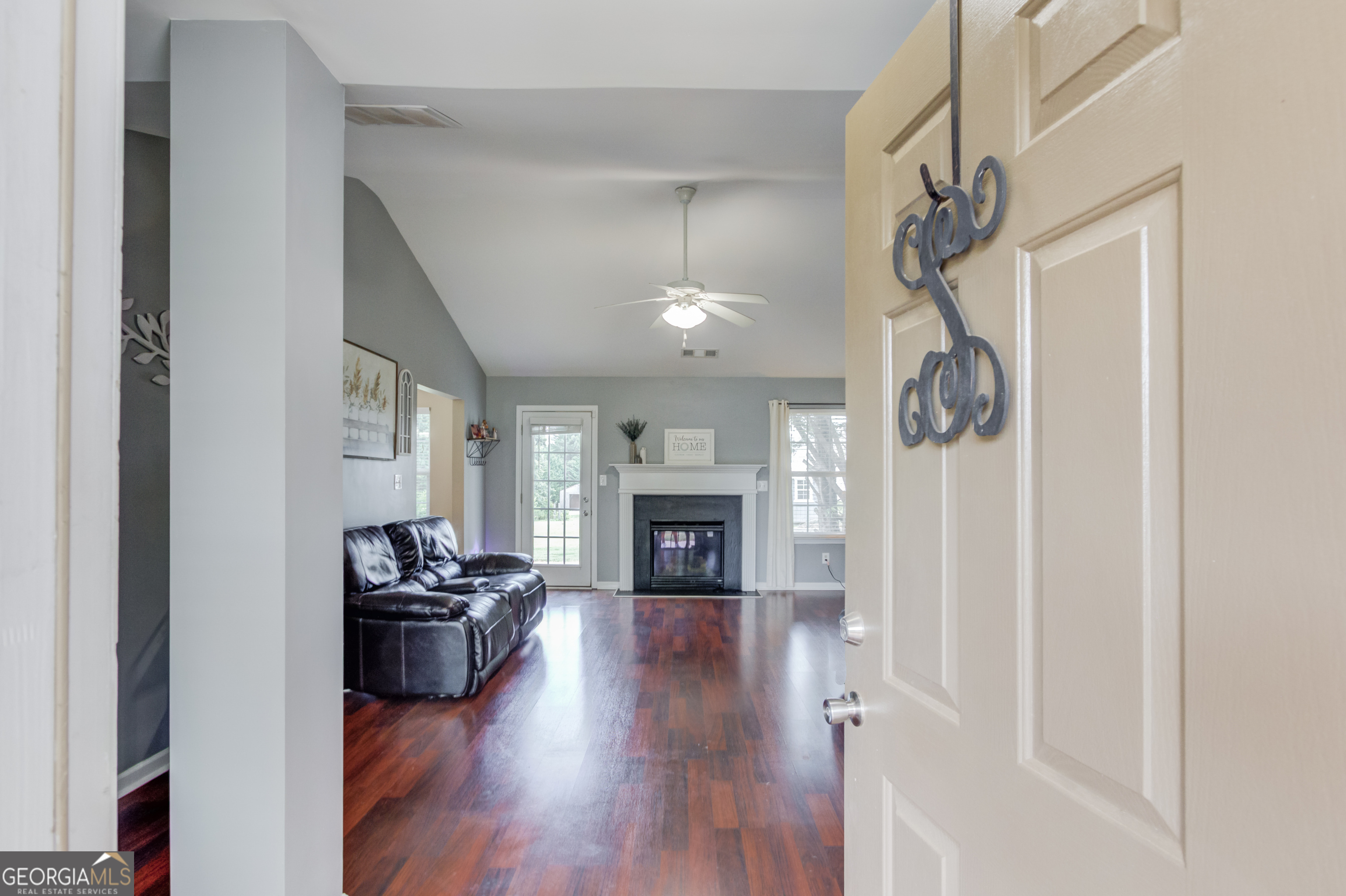 1092 Ridgeway RD