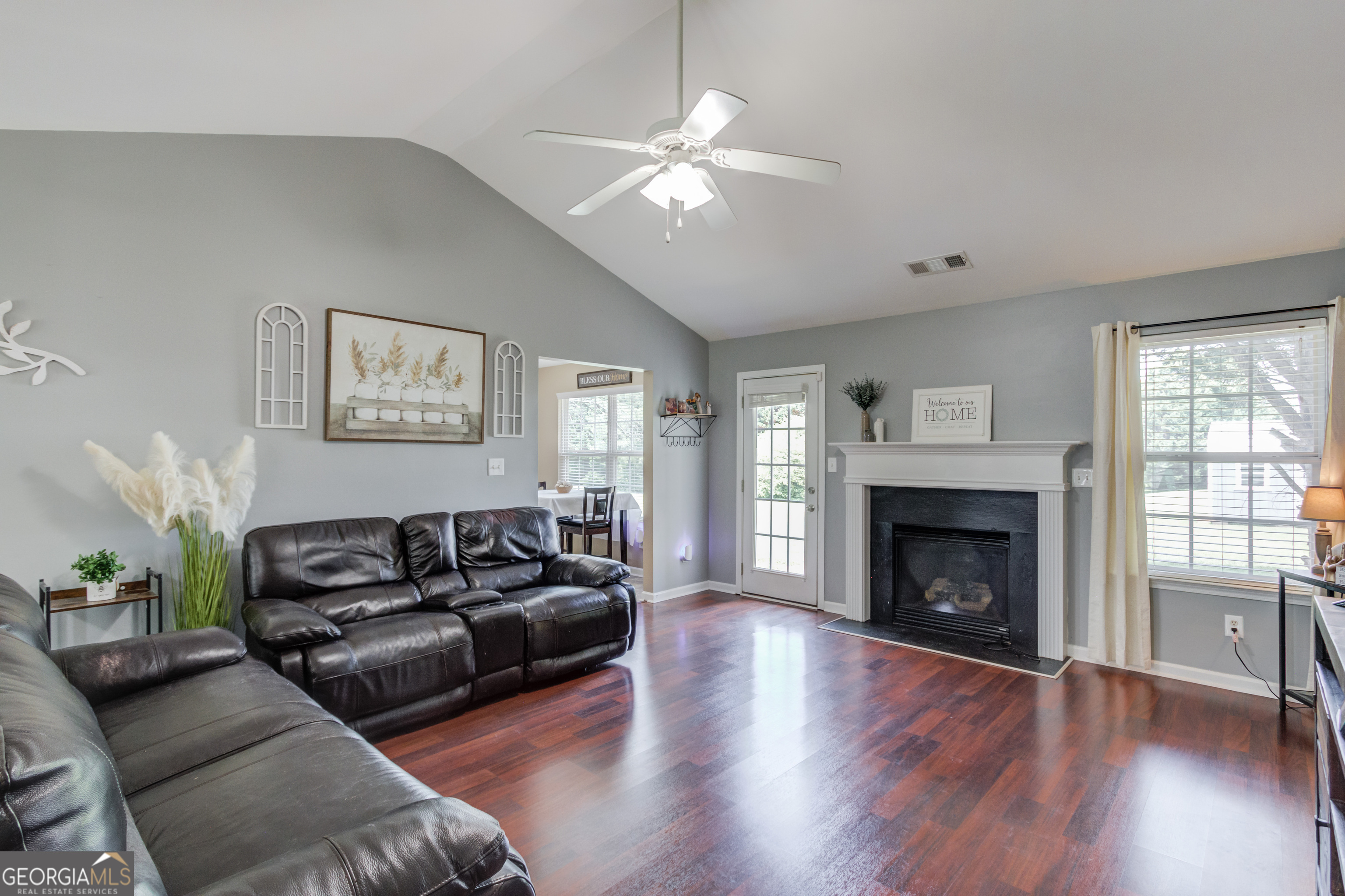 1092 Ridgeway RD