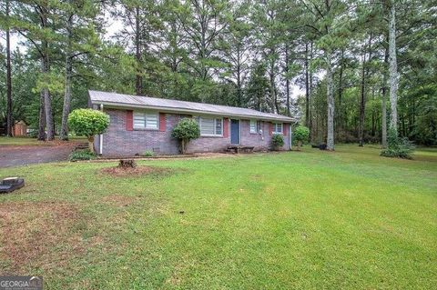 121 Sunset DR NE Calhoun GA 30701