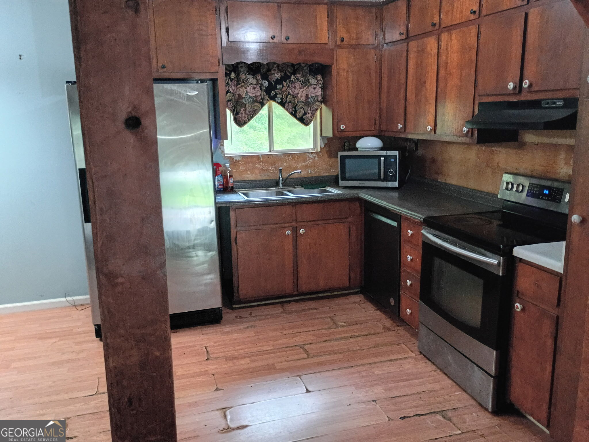 141 Caldwell DR