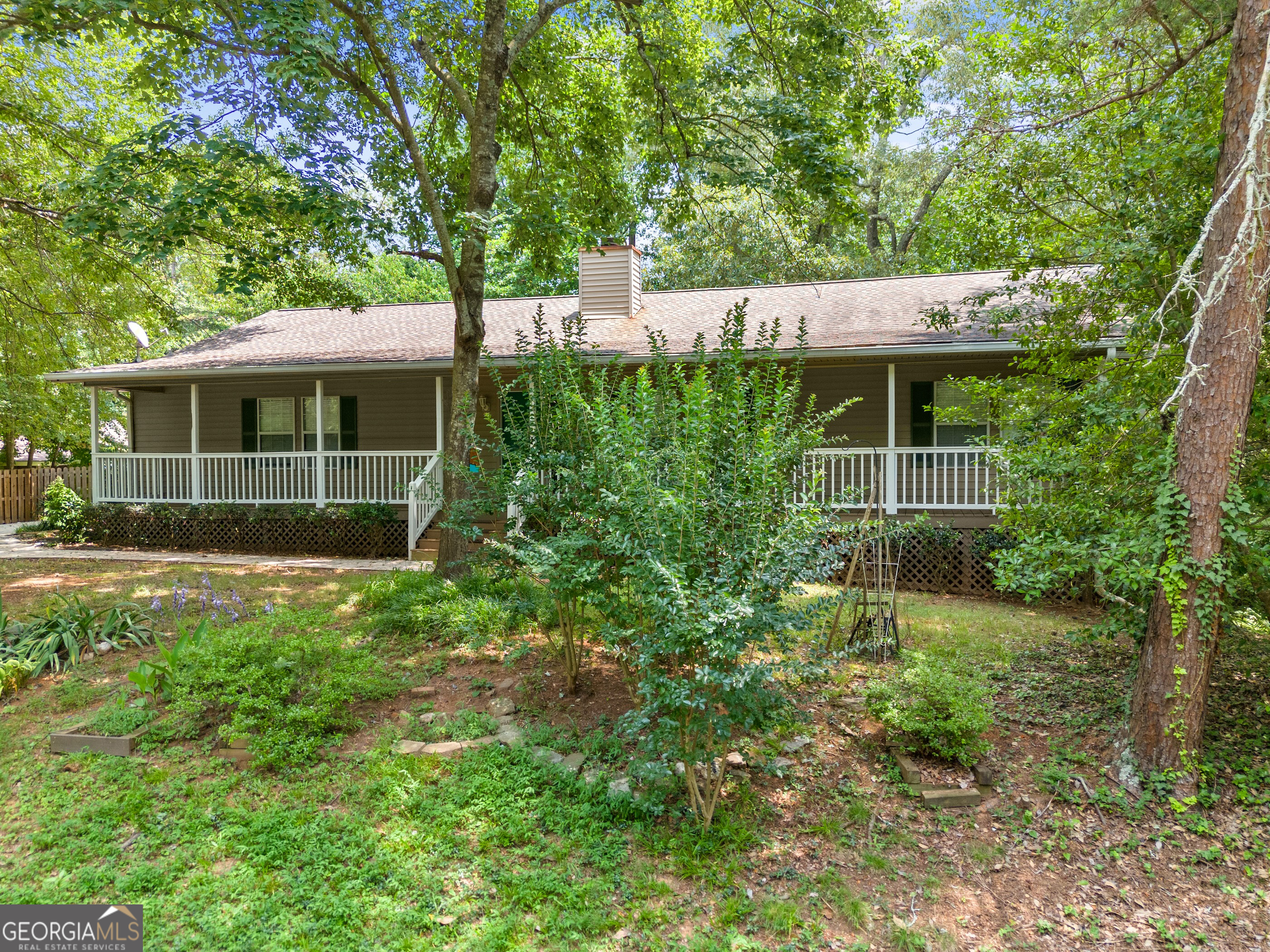 3592 Lakeview DR