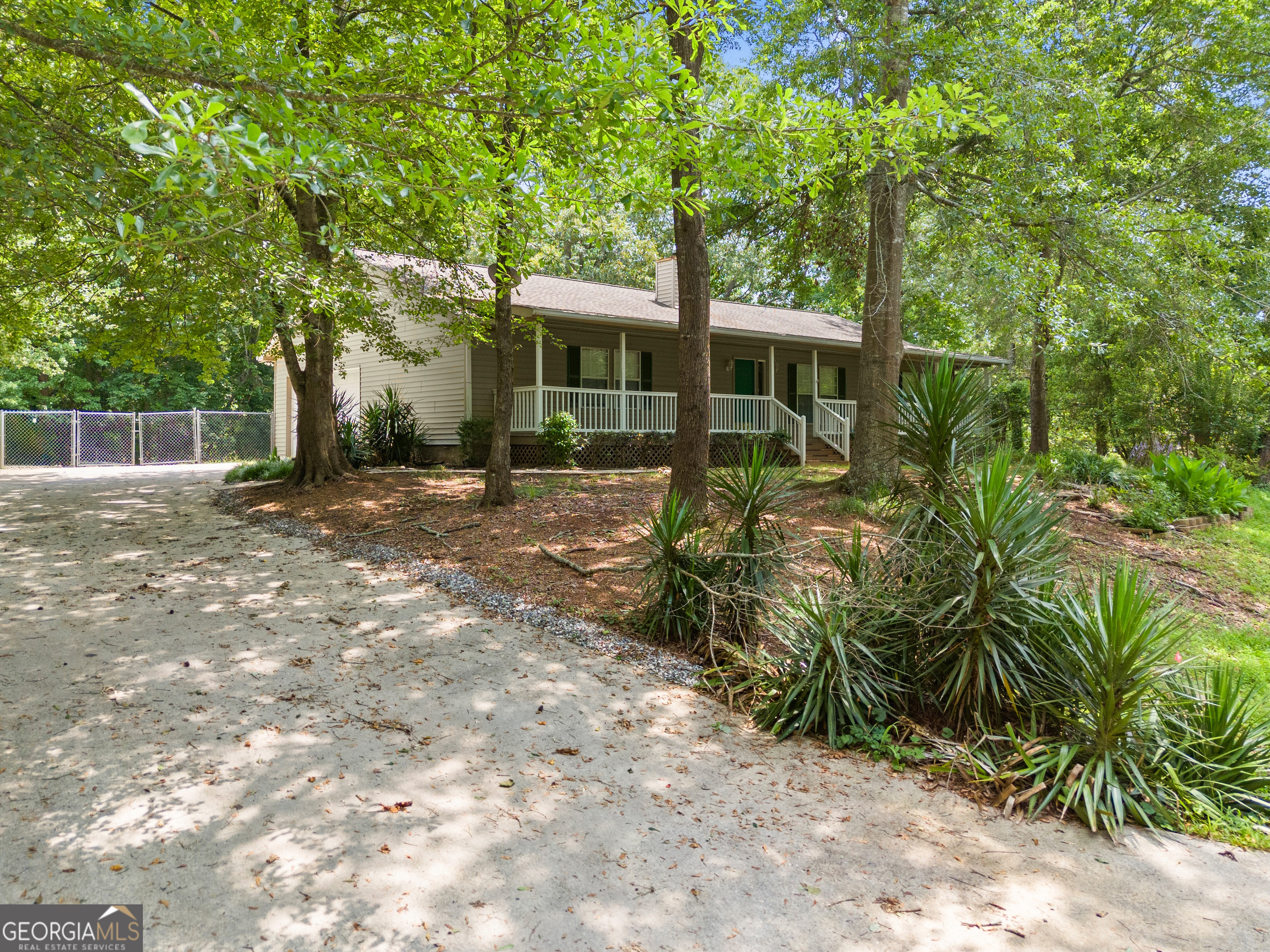 3592 Lakeview DR