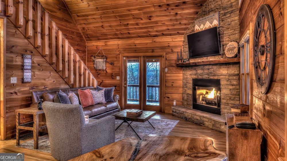 Blue Ridge, Georgia 30513, United States, 3 Bedrooms Bedrooms, ,3 BathroomsBathrooms,Residential,Active,170860