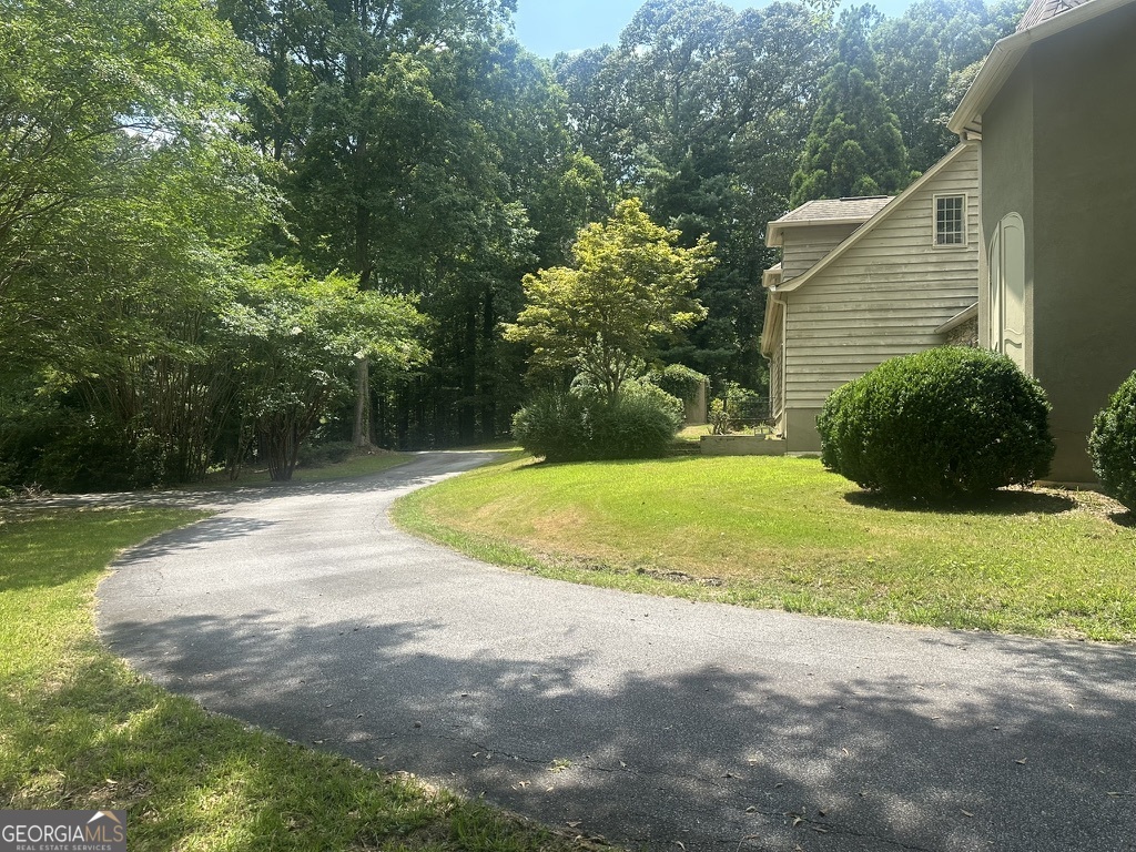 2812 Highway 16 E