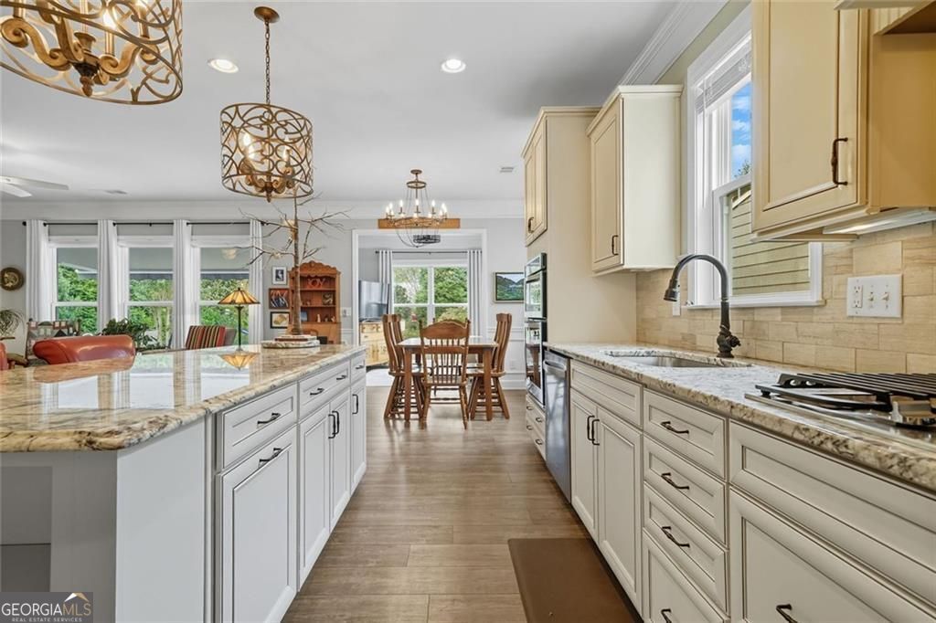 WOODHAVEN COURT - Residential