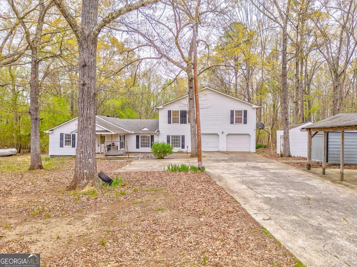 3686 SW Blacks Bluff RD