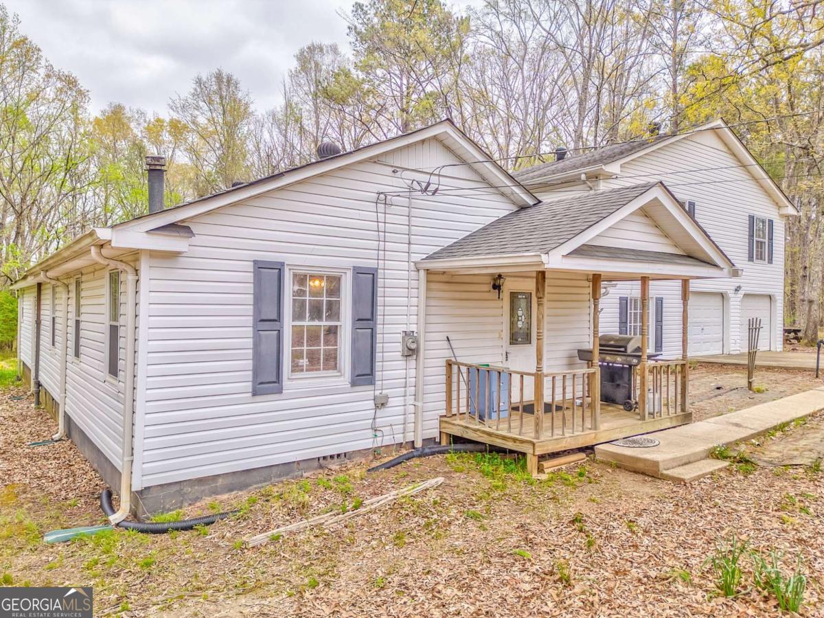 3686 SW Blacks Bluff RD