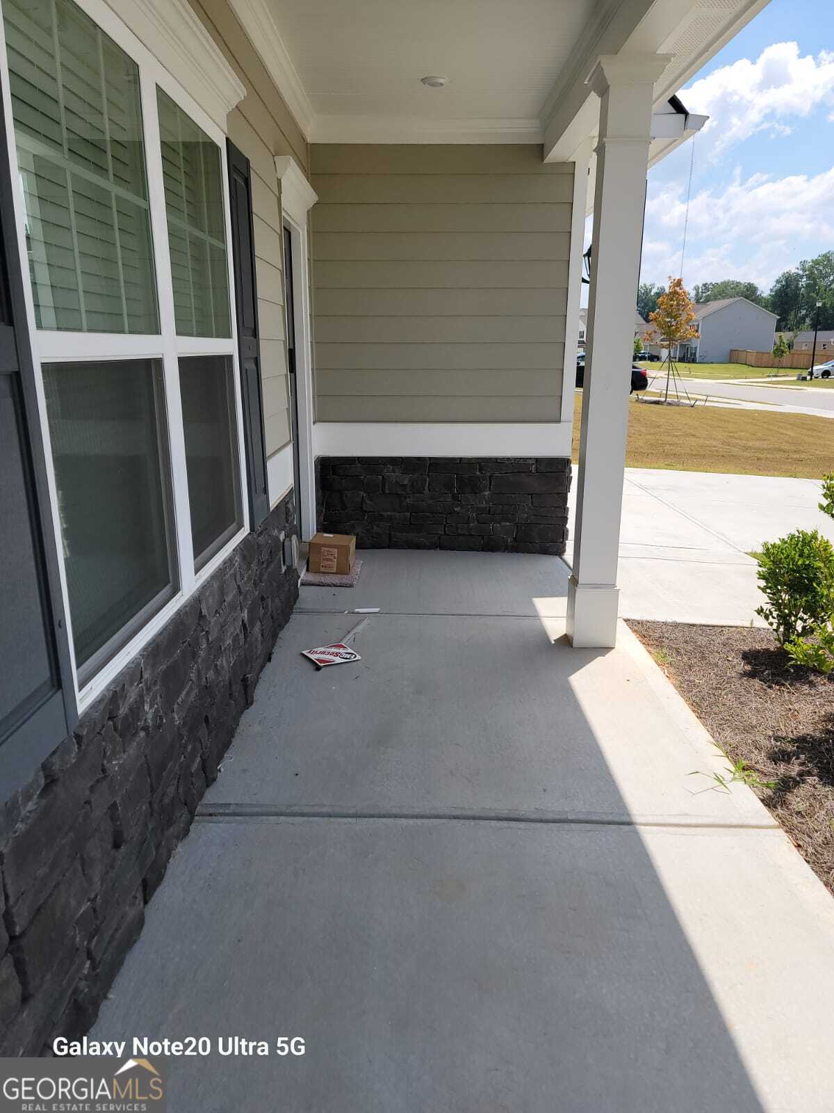 1207 Lyndhurst LN