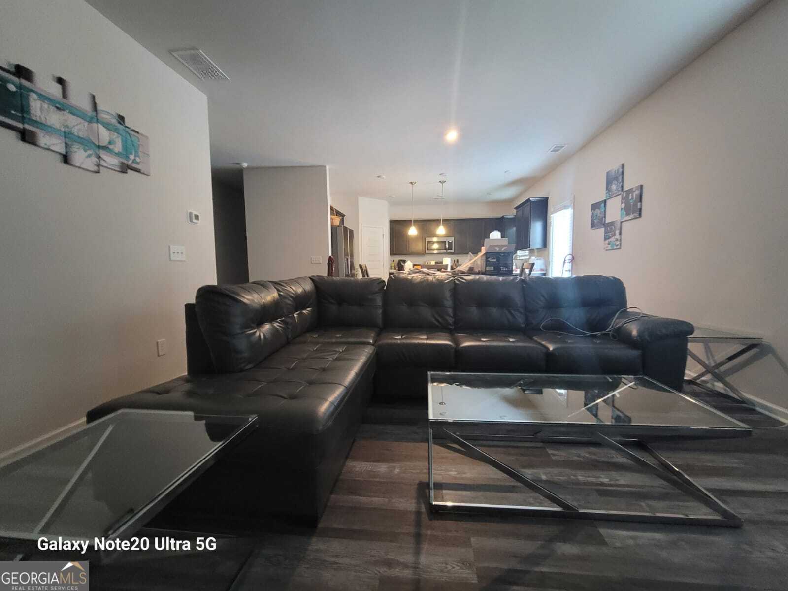 1207 Lyndhurst LN