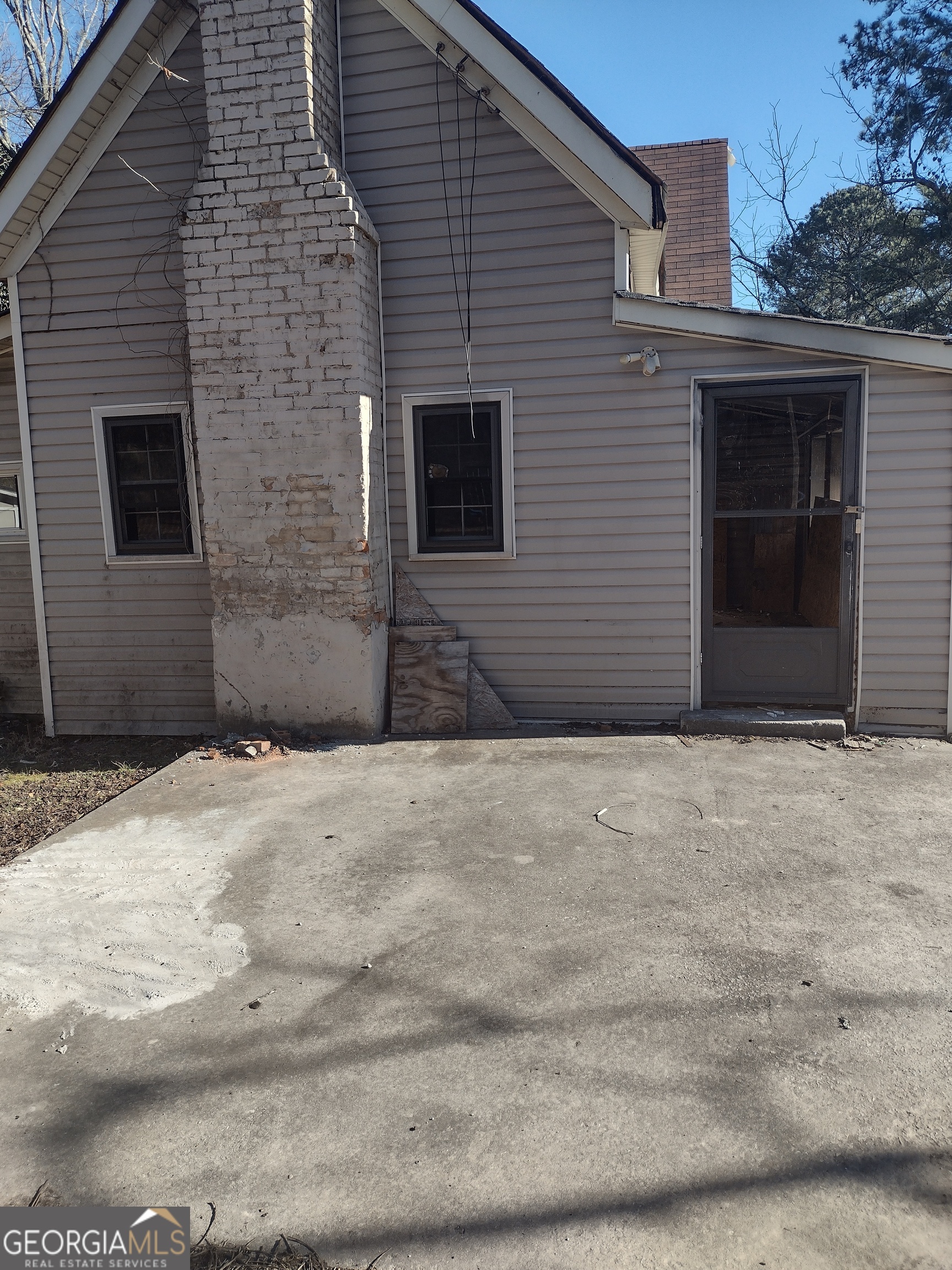 4031 S old fairburn road RD S