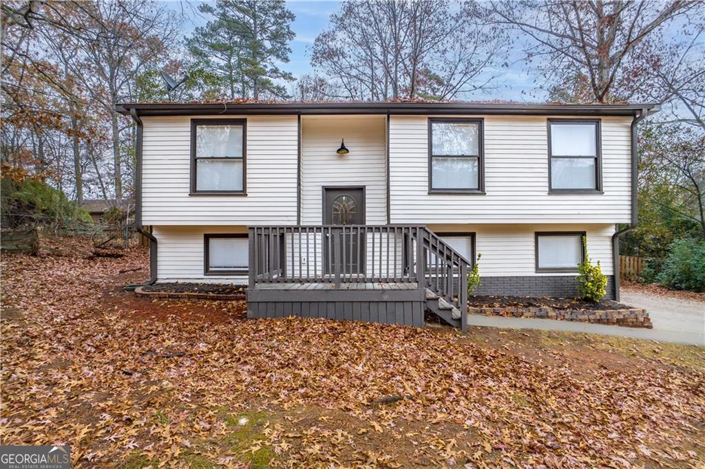 This 6 bedroom hidden gem was brought back to life! Gorgeous new open concept layout, eye opening kitchen with new Quartz countertops, customized cabinets with lighting, new LVP flooring, newly renovated bathrooms, new interior and exterior paint, repaired and redone front and rear porches, FULLY COMPLETED BASEMENT featuring 3 bedrooms. New set of stairs, handrails, windows, light fixtures, and so much more! This is one that is going to shock you once you walk inside. Quiet neighborhood, near schools, shopping, and major highways and freeways. GORGEOUS RENOVATED home move in ready! USE this link for Apply Now https://apply.link/-WvOBAY (RentSpree) *(Tenant Broker Fee $175.00)
