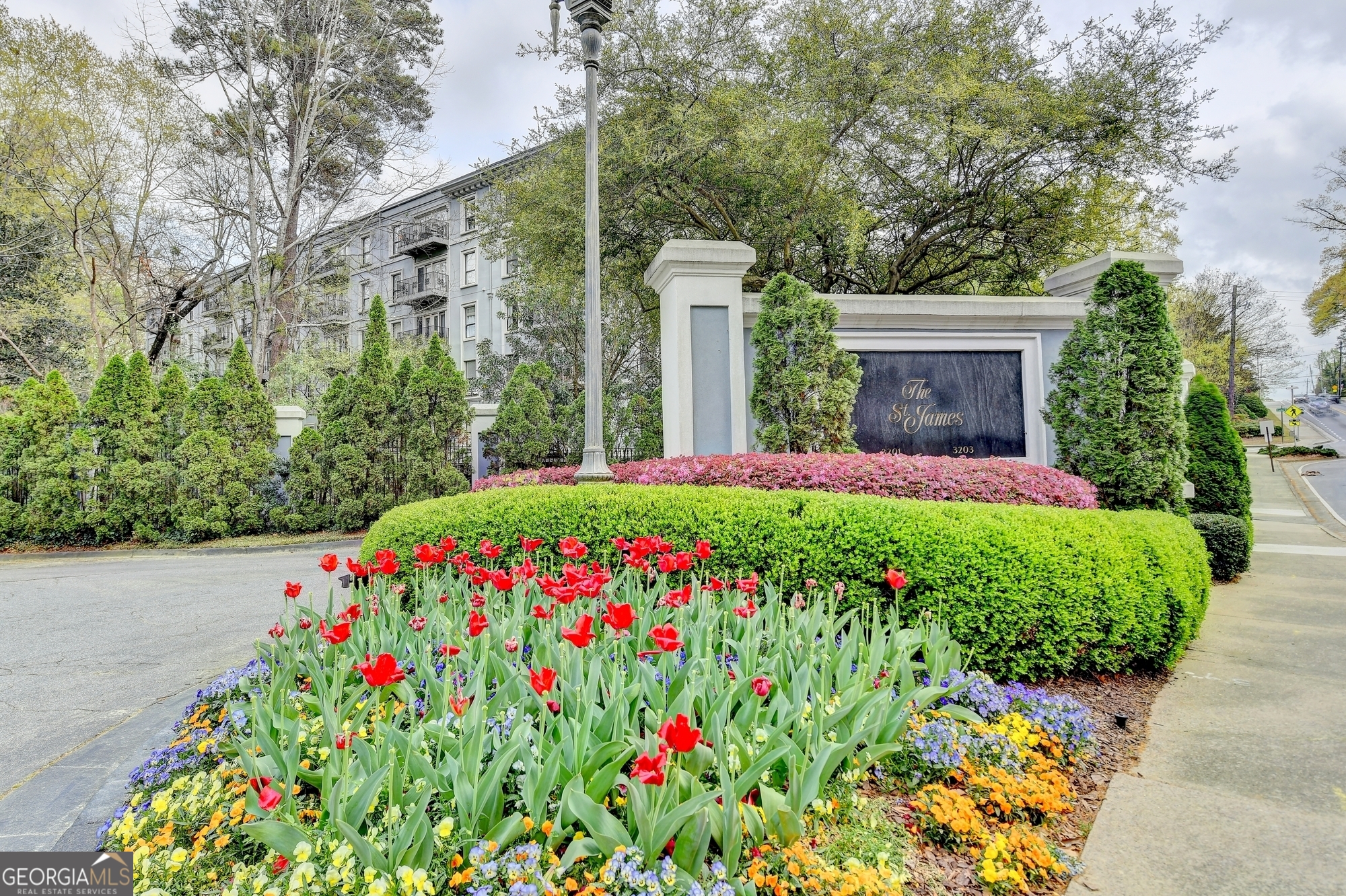3201 Lenox RD NE APT 13