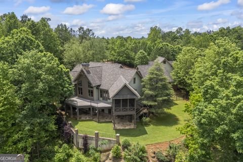 A home in Toccoa