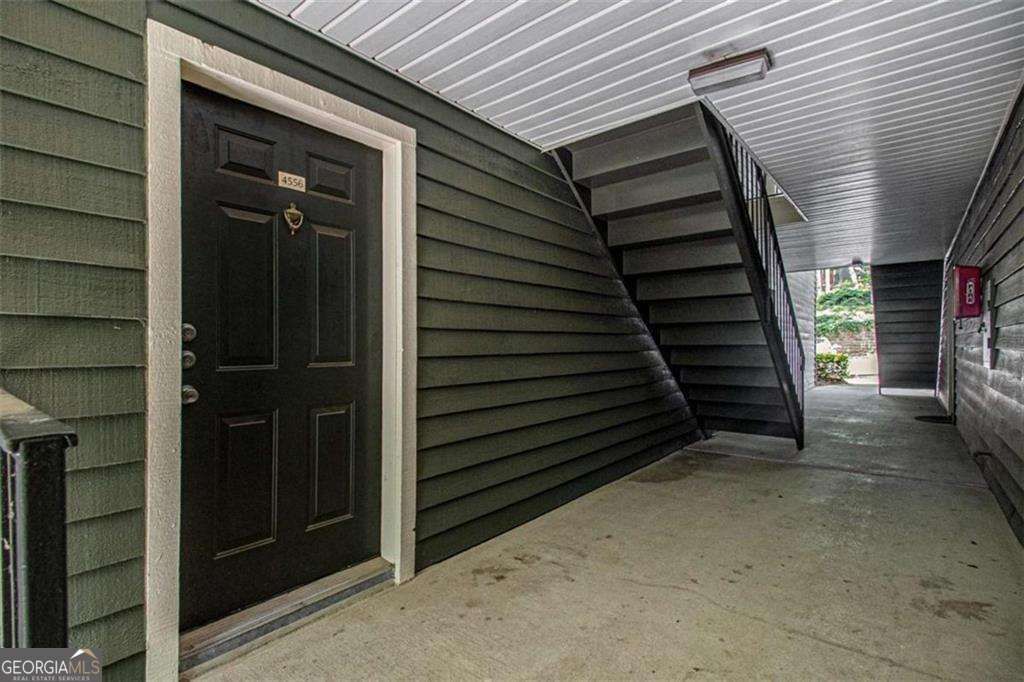 Photo of 4556 Vinings Central Trace #67, Atlanta, GA 30339 (MLS # 10624589)