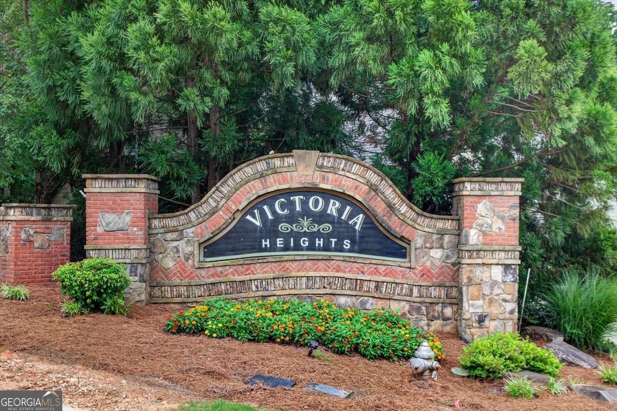 405 Victoria Heights DR