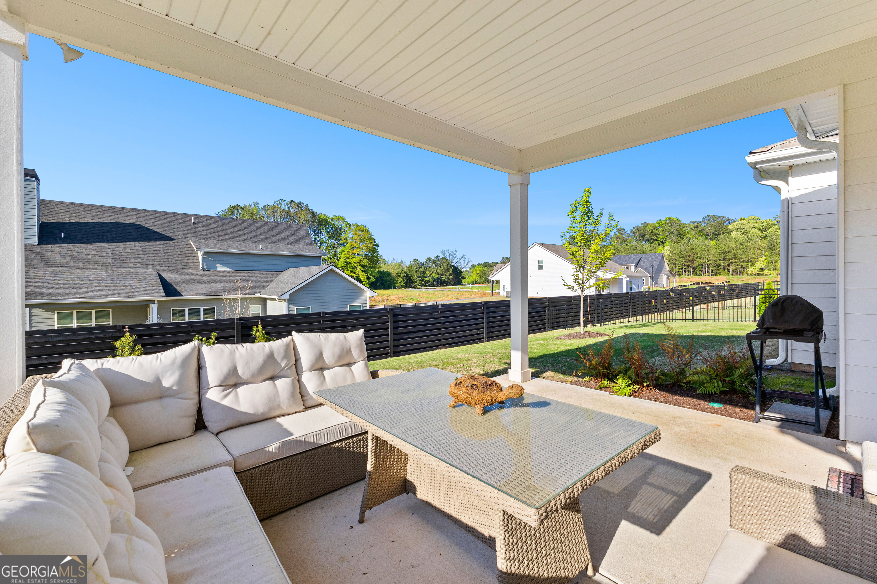 Senoia, Georgia 30276, United States, 4 Bedrooms Bedrooms, ,3 BathroomsBathrooms,Residential,Active,181452