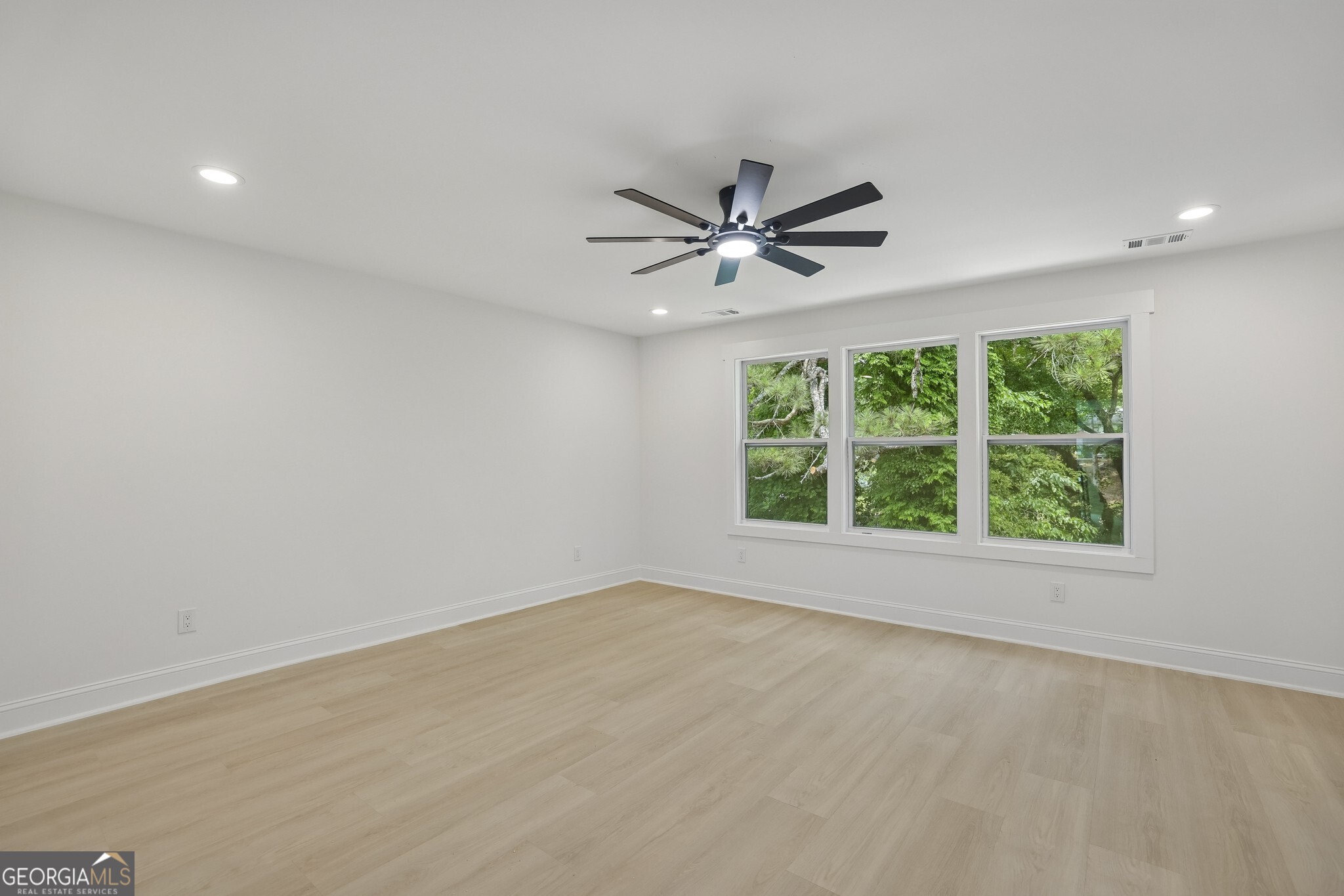 1755 Emerald AVE SW