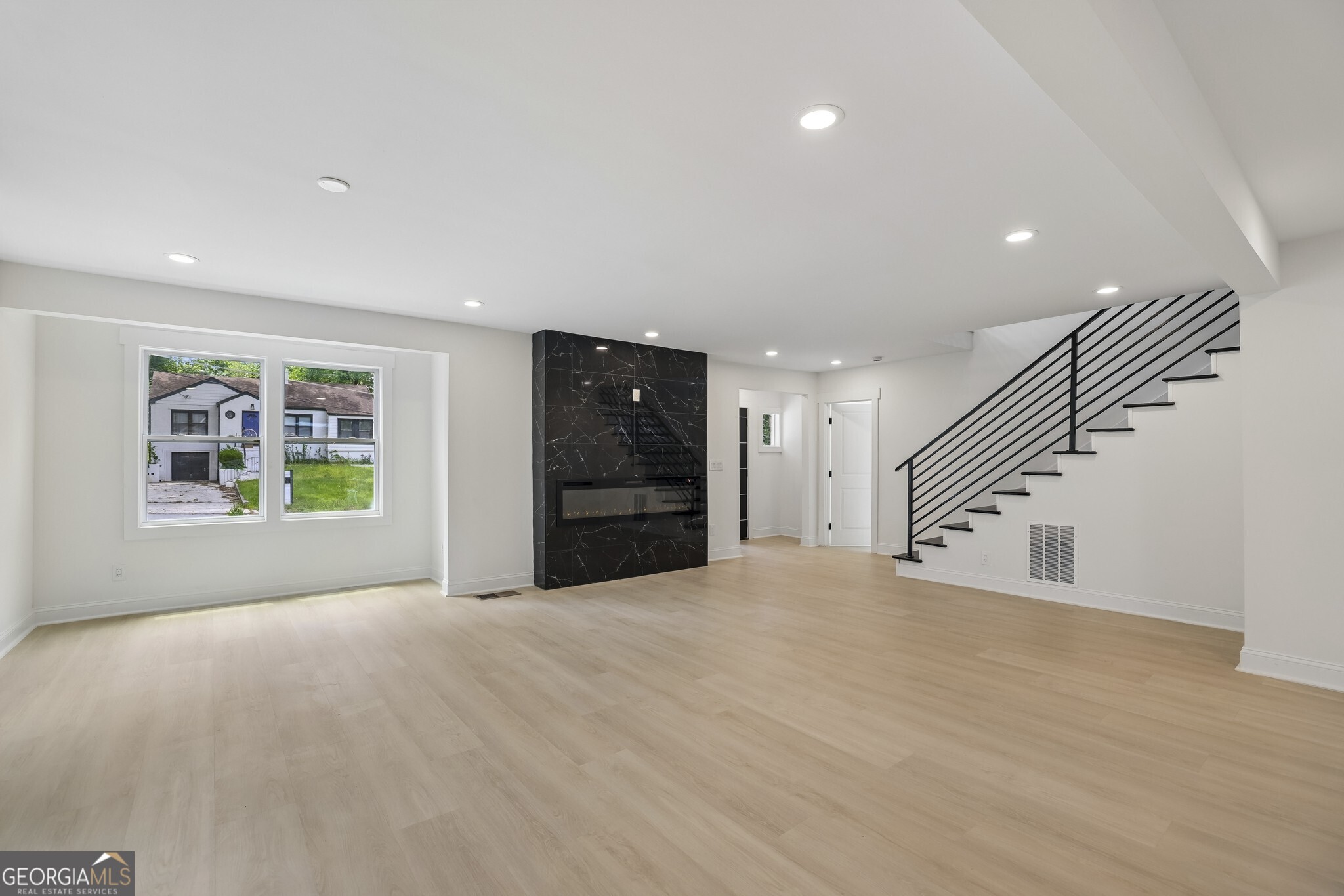 1755 Emerald AVE SW