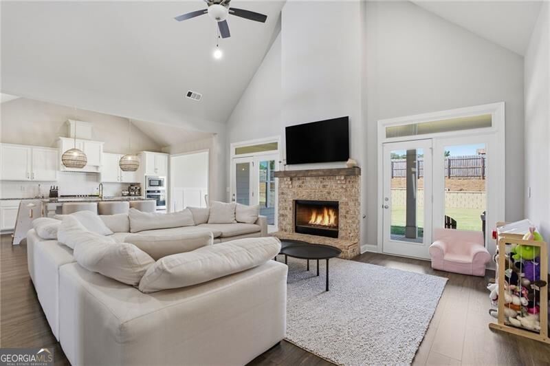 77 Wallace DR
