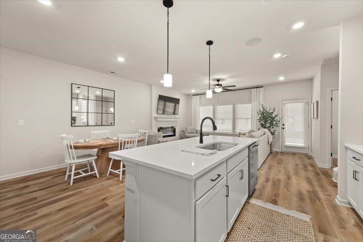 299 Summit View LN 3