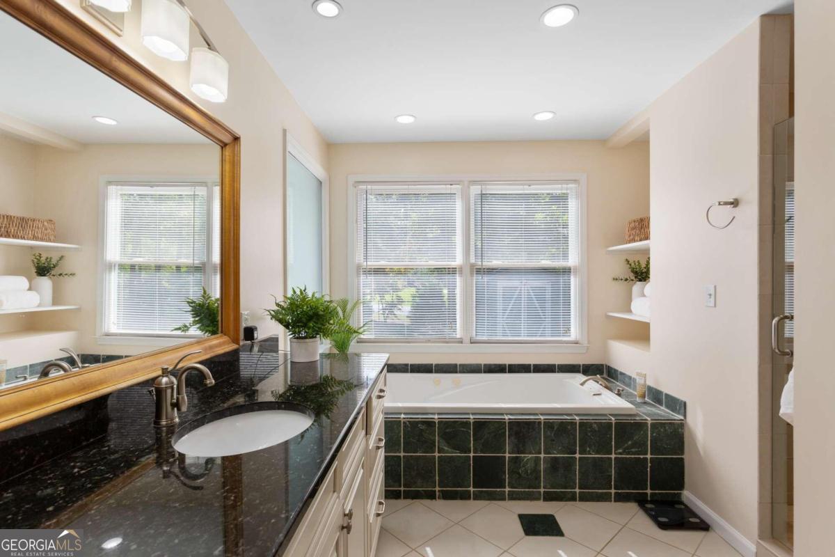 Smyrna, Georgia 30080, United States, 3 Bedrooms Bedrooms, ,3 BathroomsBathrooms,Residential,Pending,38549